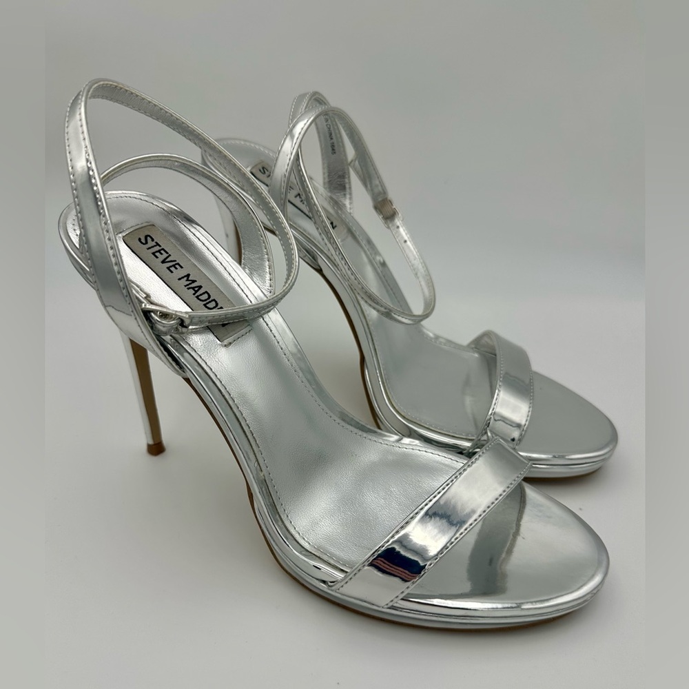 WORN ONCE Steve Madden silver wafer women’s heels shoes size 8